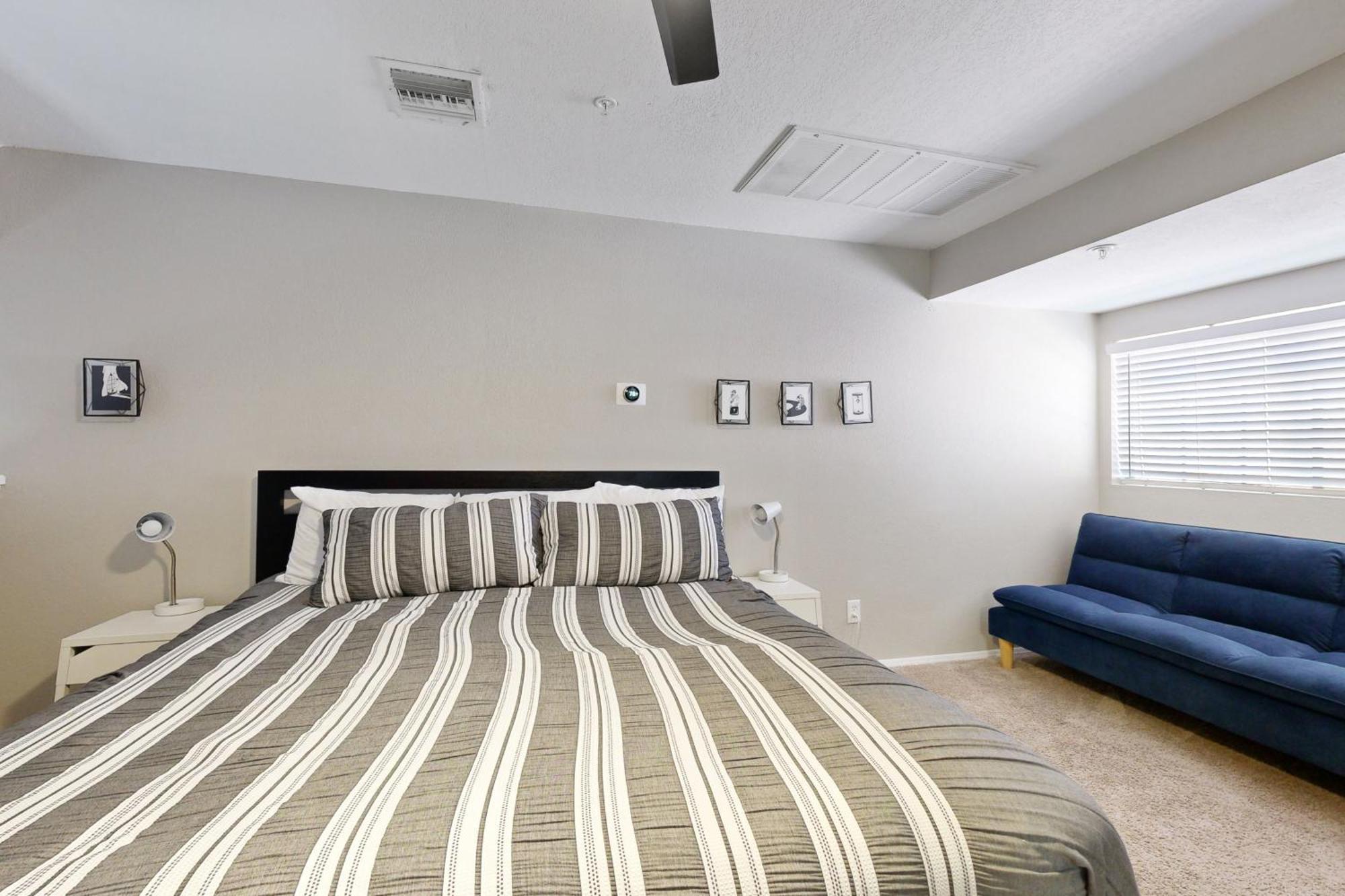 Modern Scottsdale South Apartment Exterior photo